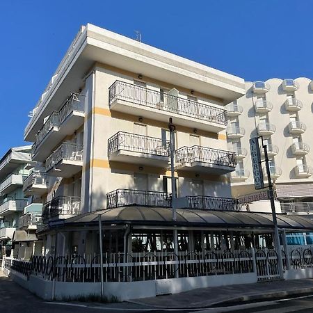 Albergo Desiree Alba Adriatica Esterno foto