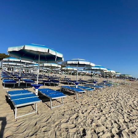 Albergo Desiree Alba Adriatica Esterno foto