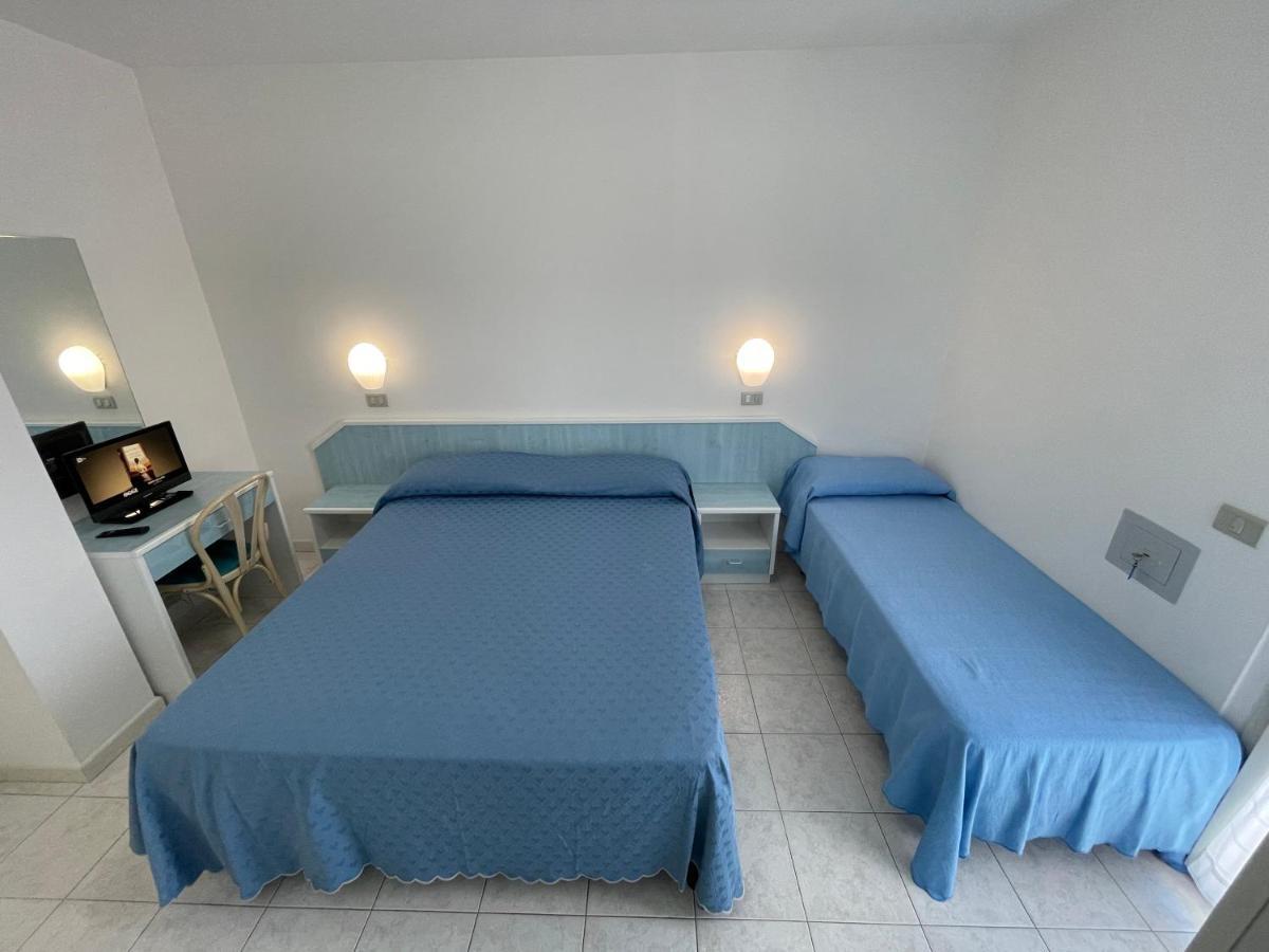 Albergo Desiree Alba Adriatica Esterno foto