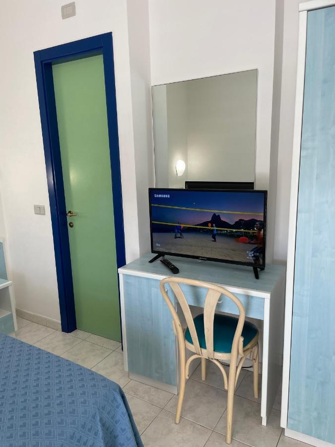 Albergo Desiree Alba Adriatica Esterno foto