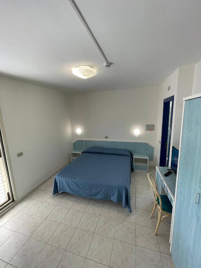 Albergo Desiree Alba Adriatica Esterno foto