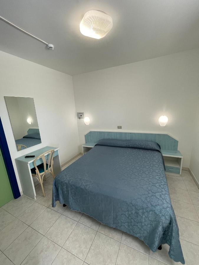Albergo Desiree Alba Adriatica Esterno foto