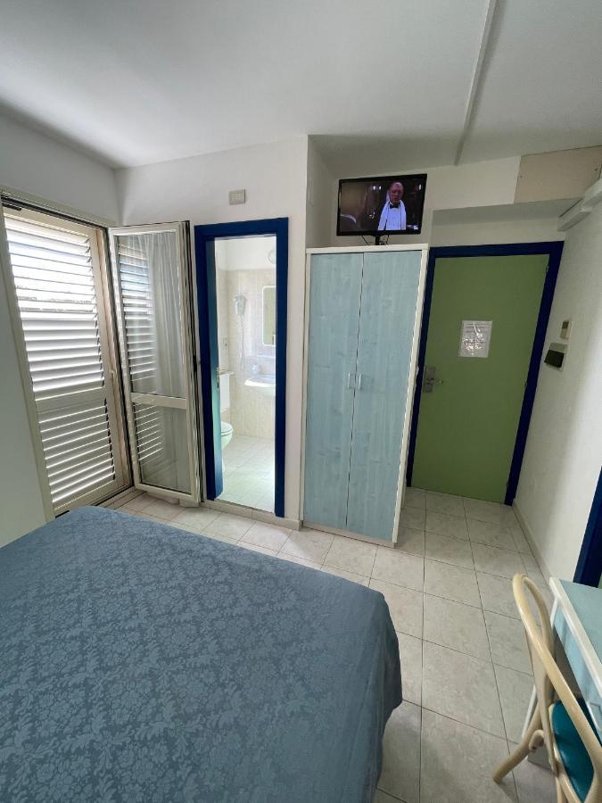 Albergo Desiree Alba Adriatica Esterno foto