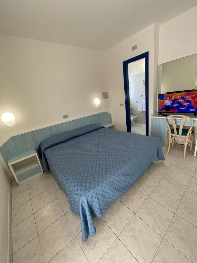 Albergo Desiree Alba Adriatica Esterno foto