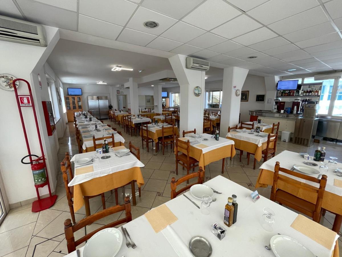 Albergo Desiree Alba Adriatica Esterno foto