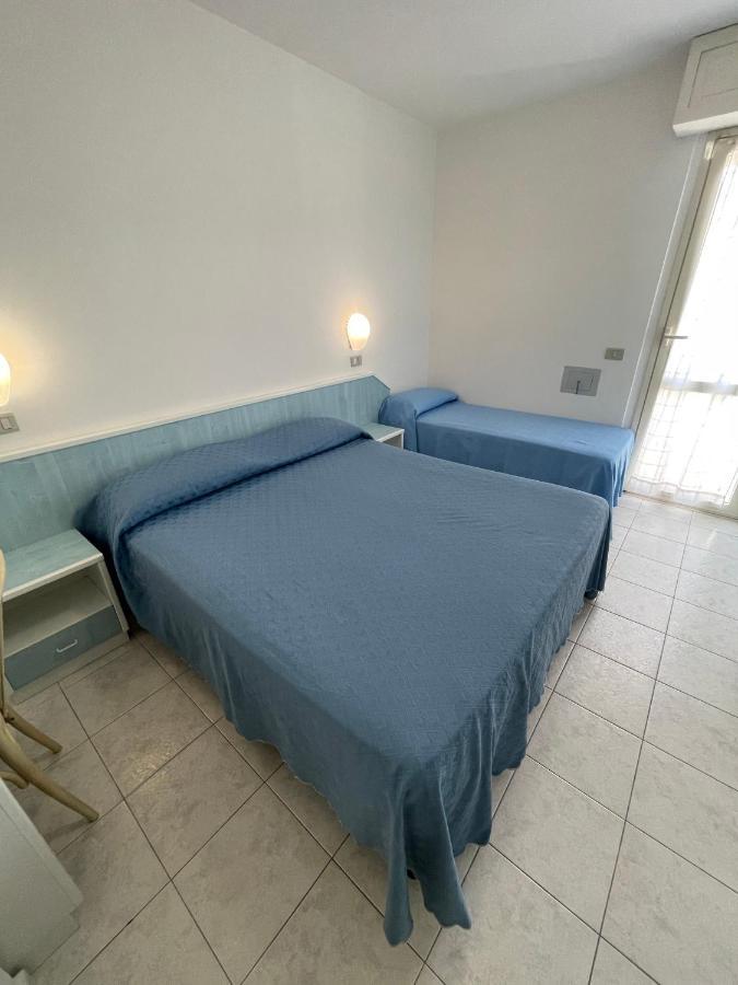 Albergo Desiree Alba Adriatica Esterno foto