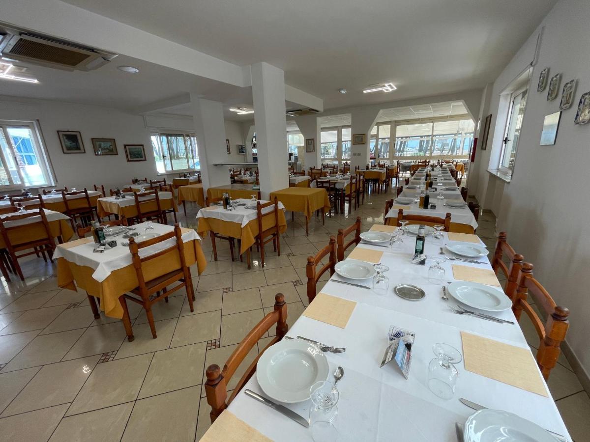 Albergo Desiree Alba Adriatica Esterno foto