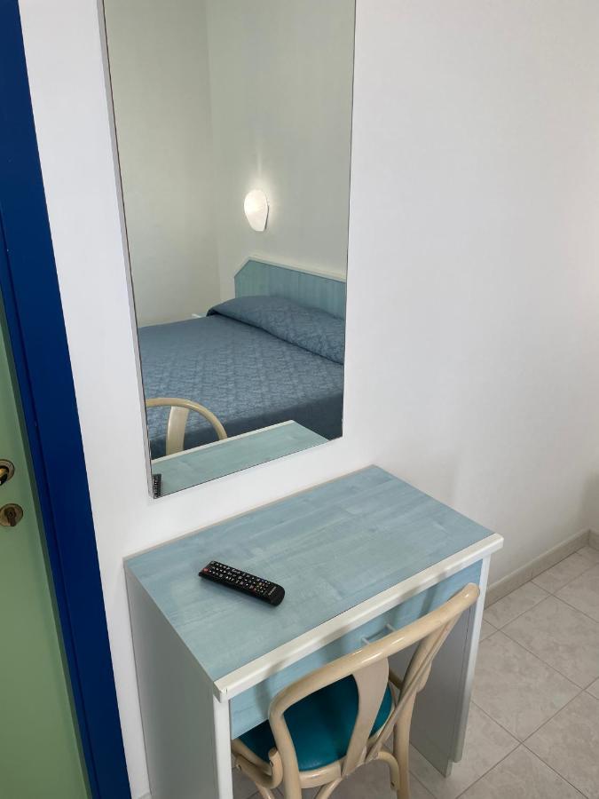 Albergo Desiree Alba Adriatica Esterno foto