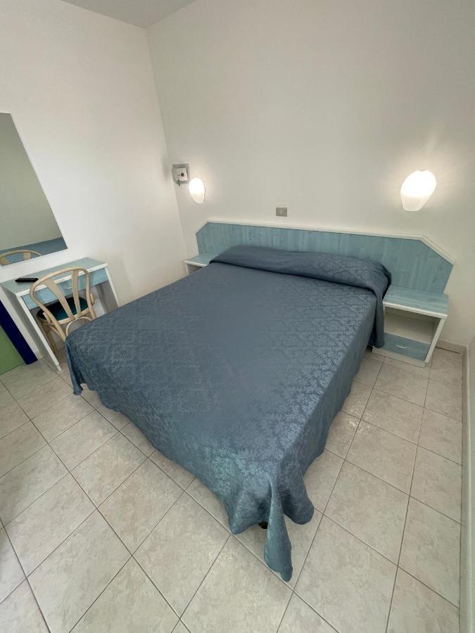 Albergo Desiree Alba Adriatica Esterno foto