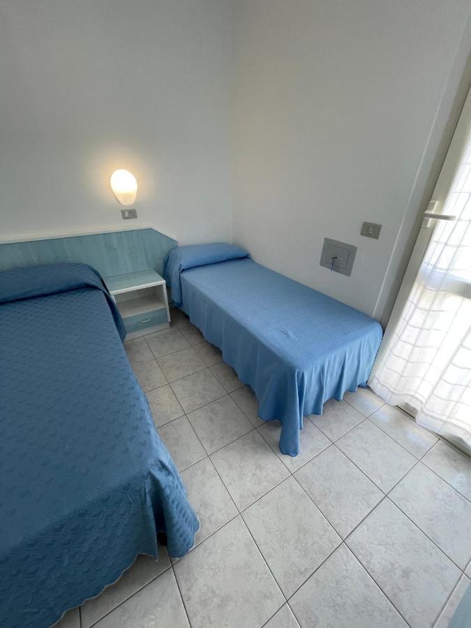 Albergo Desiree Alba Adriatica Esterno foto