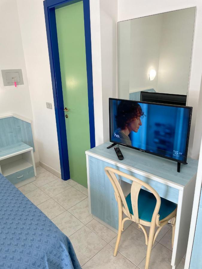 Albergo Desiree Alba Adriatica Esterno foto